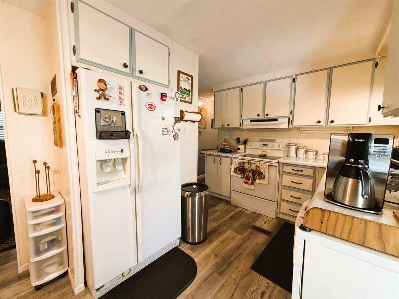 2 bedroom Mobile Home at 428 Palo Verde Drive, Hawthorne At Leesburg A Coop, Leesburg — photo 4