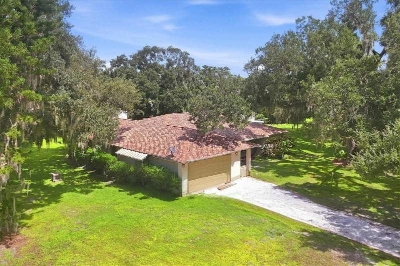 3 bedroom Single Family Residence at 7963 N Leewynn Drive, Country Wood Estates, Sarasota — photo 5