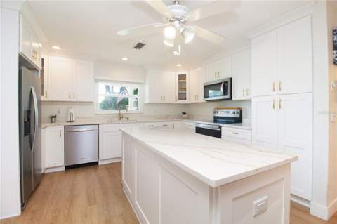 318 Circle Drive, Palm Harbor FL - photo 20 of 38
