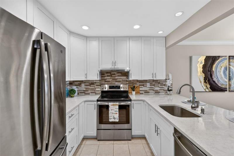 2 bedroom Condominium at 731 83rd Avenue #105, Trafalgar Square Condo, St Petersburg — photo 4