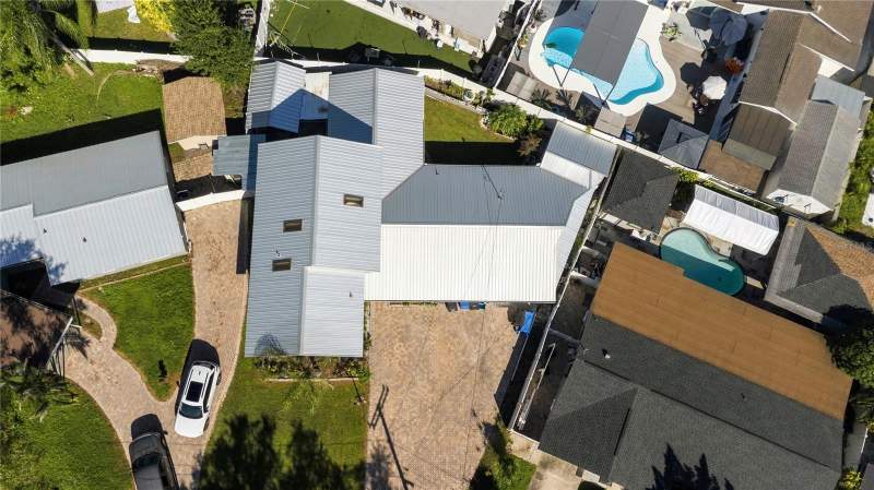 7 bedroom Single Family Residence at 6711 Ralston Beach Circle, Ralston Beach Manor Unit 3, Tampa — photo 2