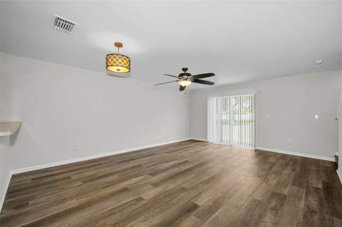 8013 Sutton Terrace Lane, Tampa FL - photo 13 of 38