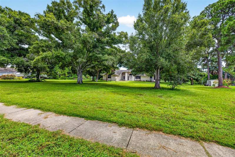 6 bedroom Single Family Residence at 6320 66th Avenue, Pinellas Farms, Pinellas Park — photo 2