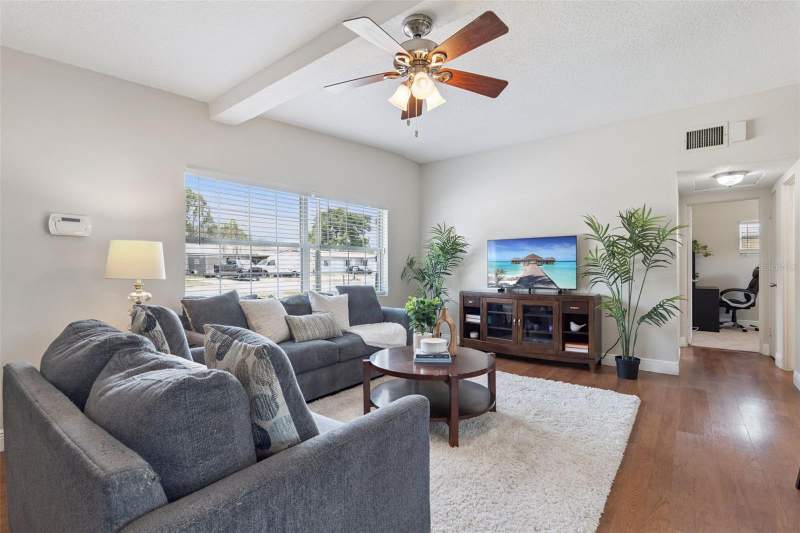 3 bedroom Single Family Residence at 1100 WURST ROAD, PEACH LAKE MANOR, OCOEE — photo 4