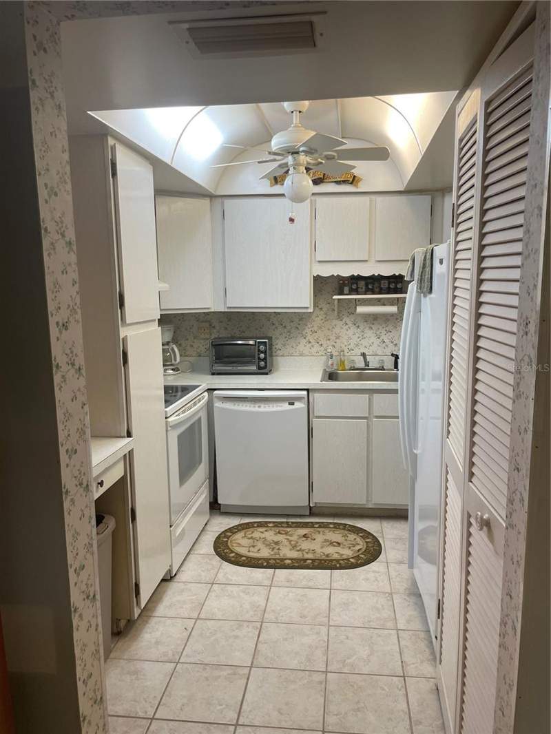 2 bedroom Condominium at 532 Midway Drive #Unit A, Live Oak Village, Ocala — photo 2
