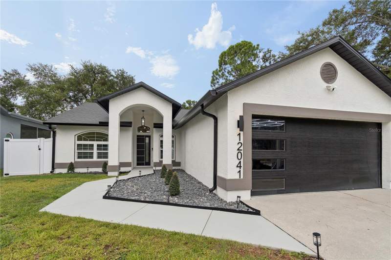 3 bedroom Single Family Residence at 12041 68th Street, Woodbury-Phase I, Largo — photo 4