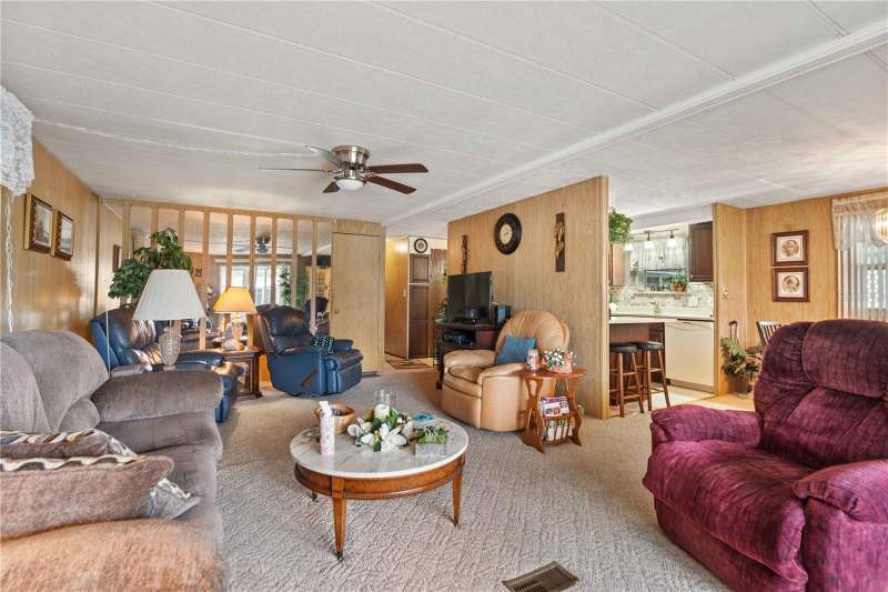 2 bedroom Mobile Home at 5132 Botany Drive, Buena Vista Manor, Holiday — photo 5