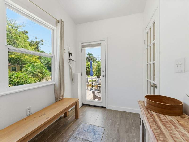 3 bedroom Single Family Residence at 2005 3rd Street, Rouslynn, St Petersburg — photo 4