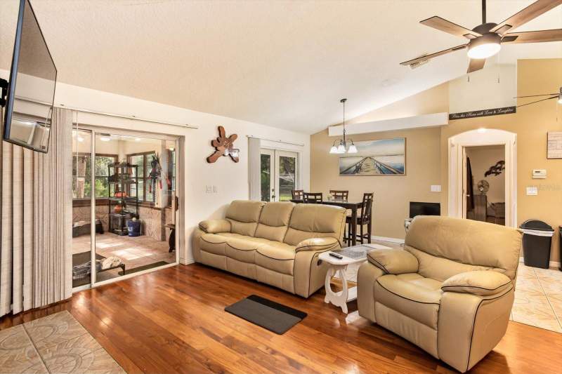 2 bedroom Single Family Residence at 17249 Holly Court, Acreage & Unrec, Umatilla — photo 5
