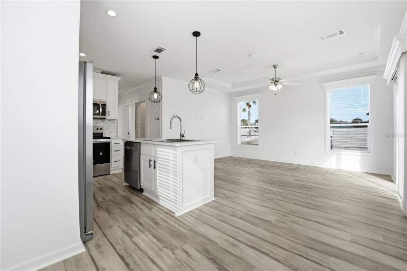 2 bedroom Manufactured Home at 3710 Gulf Of Mexico Drive #F2, Gulfshore Of Longboat Key, Longboat Key — photo 5