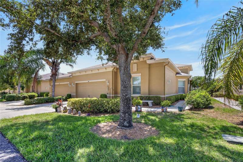 2 bedroom Condominium at 980 Pembroke Point Way #5, Sun City Center Somerset Villa, Sun City Center — photo 2