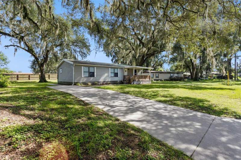 3 bedroom Manufactured Home at 6595 SE 139th Street, High Hopes Mobile Homes, Summerfield — photo 2