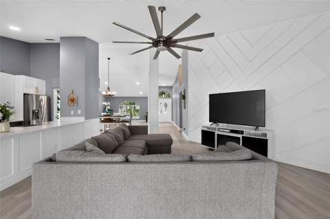 17721 Hampshire Oak Drive, Tampa FL - photo 9 of 35