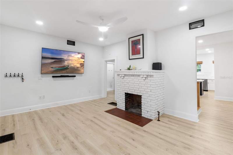 3 bedroom Single Family Residence at 2243 Highland Street, Welshs Lakeview, St Petersburg — photo 5