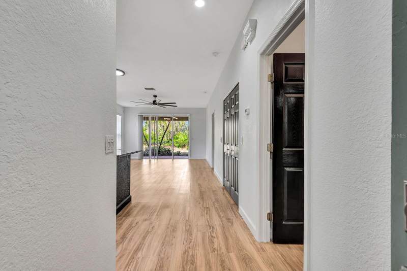2 bedroom Villa at 5035 Lakescene Place, Avalon At The Villages Of Palm-Aire 1, Sarasota — photo 4