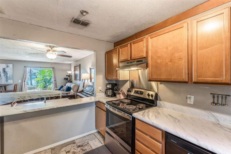 3 bedroom Townhouse at 2538 RIO PINAR LAKES BOULEVARD, RIO PINAR LAKES PH 02, ORLANDO — photo 4