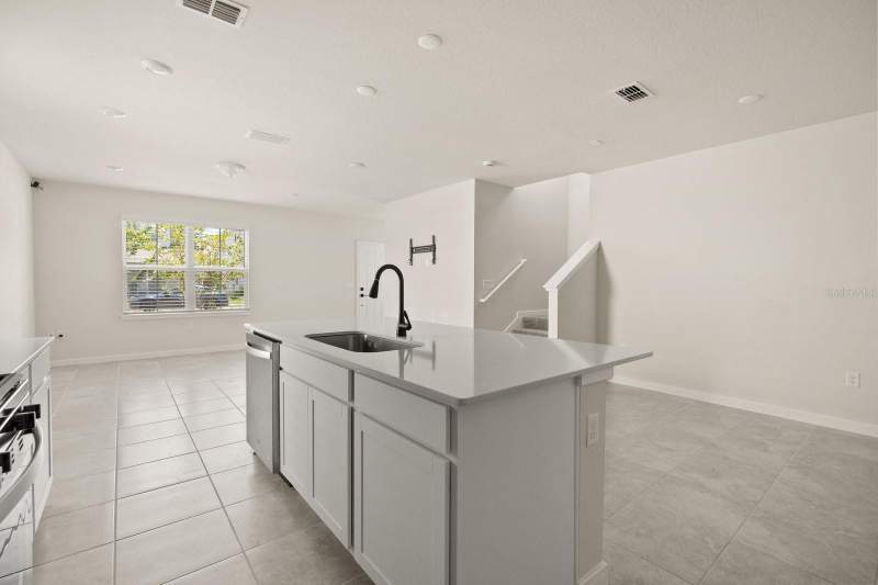 3 bedroom Single Family Residence at 4066 Feather Tree Drive, Winding Mdws, Apopka — photo 5