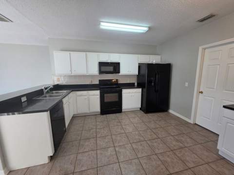 579 Kilimanjaro Drive, Kissimmee FL - photo 8 of 26