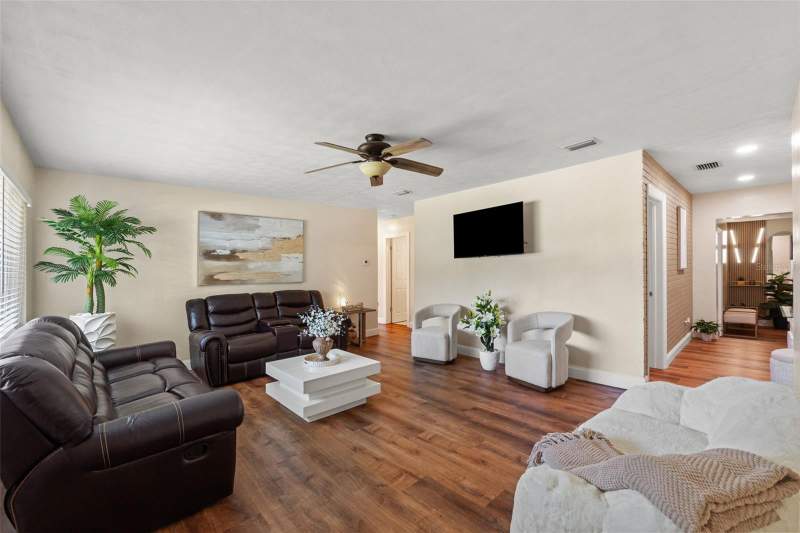 5 bedroom Single Family Residence at 1721 S Jefferson Avenue, Ponce Deleon Estates, Clearwater — photo 3