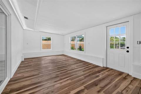 1524 Carson Circle, St Petersburg FL - photo 18 of 38