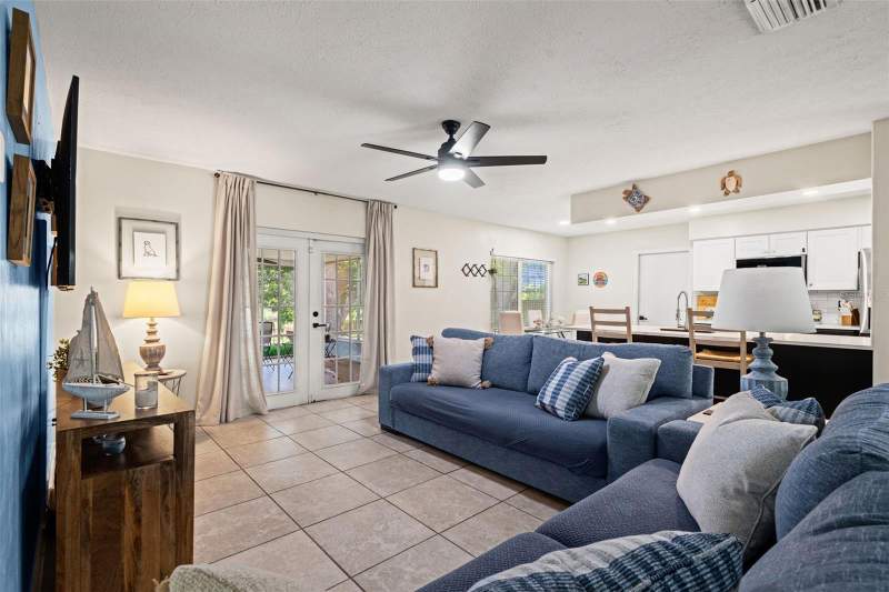 3 bedroom Single Family Residence at 15521 Wetstone Drive, Suarez Sub Unit 2, Tampa — photo 4