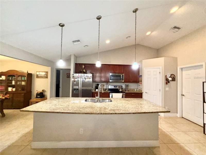 4 bedroom Single Family Residence at 9670 SW 42nd Avenue, Kingsland Country Estate, Ocala — photo 5