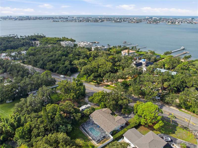 3 bedroom Single Family Residence at 2015 Park Street, Golf Course & Jungle Sub Rev Map Pt Rep, St Petersburg — photo 3