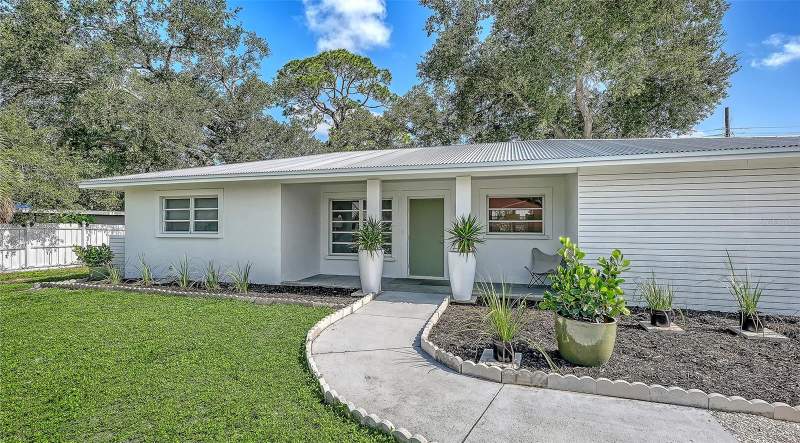 3 bedroom Single Family Residence at 2719 Temple Street, Arlington Park, Sarasota — photo 2