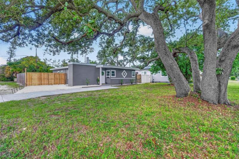 3 bedroom Single Family Residence at 6200 1st Avenue, Pasadena Estates, St Petersburg — photo 2