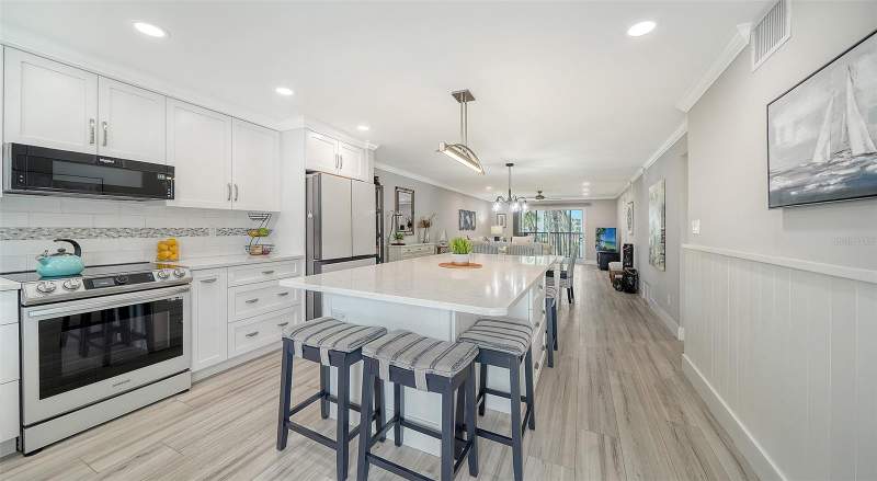 2 bedroom Condominium at 5600 Beach Way Drive #207, Beachway Apts, Sarasota — photo 3