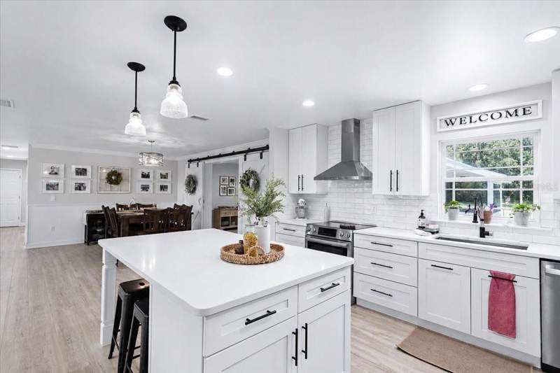 4 bedroom Single Family Residence at 3201 NW 202 Street, Newberry, Newberry — photo 4