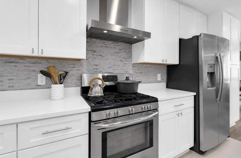 5 bedroom Single Family Residence at 4849 Eden View Court, Eden East, Orlando — photo 3