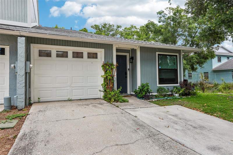 2 bedroom Townhouse at 4001 Bainwood Court, Jasmine Pond, Tampa — photo 2