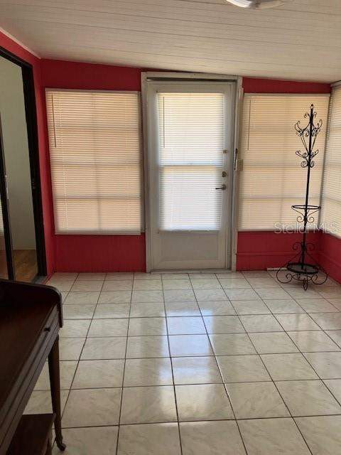 1 bedroom Mobile Home at 3350 Courtney Drive, Tanglewood Mobile Village, Holiday — photo 3