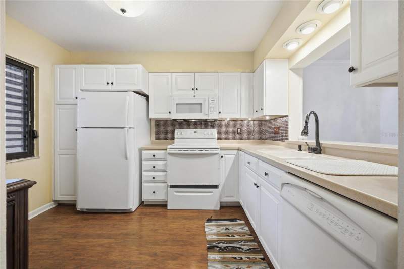 2 bedroom Condominium at 1802 Mariner Drive #25, Tarpon Cove Condo, Tarpon Springs — photo 5