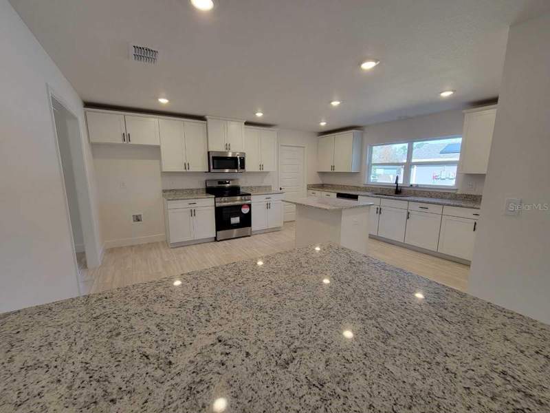 4 bedroom Single Family Residence at 4145 SW 111th Place, Ocala Waterway Estates, Ocala — photo 4