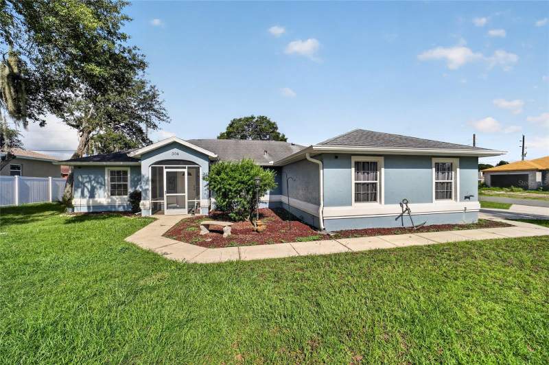 3 bedroom Single Family Residence at 304 Marion Oaks Course, Marion Oaks Un 01, Ocala — photo 4