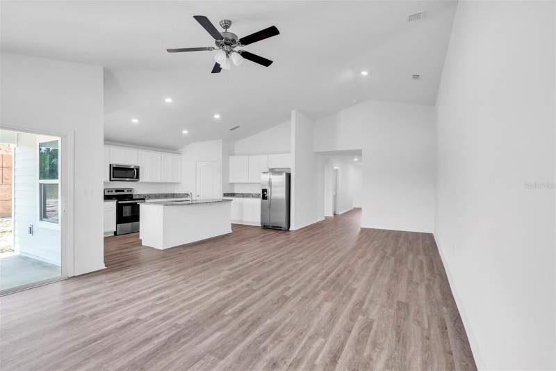 5 bedroom Single Family Residence at 14192 SW 44th Court, Marion Oaks Un 01, Ocala — photo 3