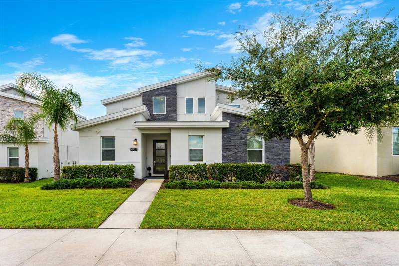 9032 SOMMERSET HILLS DRIVE home for sale in Stoneybrook South North