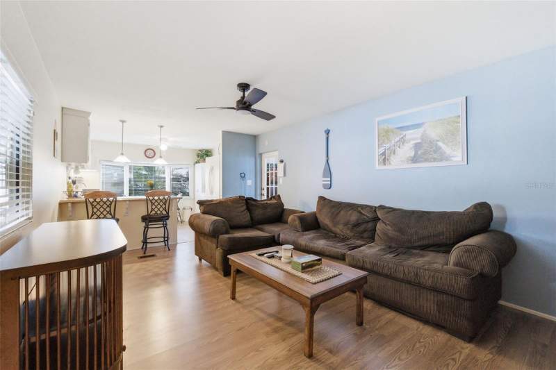 2 bedroom Mobile Home at 6100 62nd Avenue #38, Greenbrier Village Inc M/H Unrec, Pinellas Park — photo 2