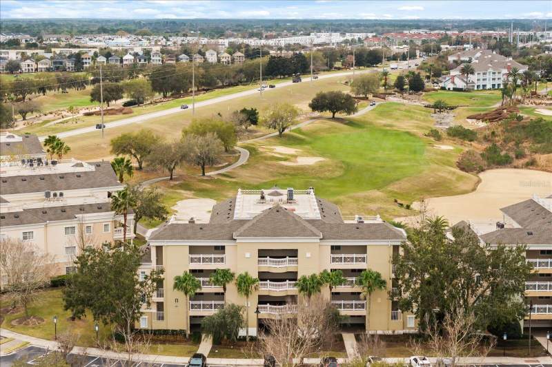Centre Court Ridge CondoCondos for Sale in Reunion, FL