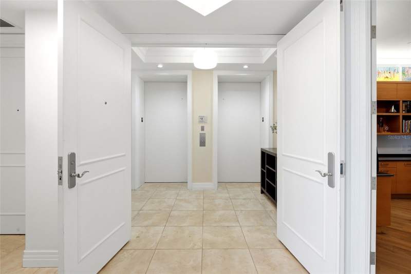 2 bedroom Condominium at 400 Beach Drive #401, 400 Beach Drive Condo, St Petersburg — photo 2