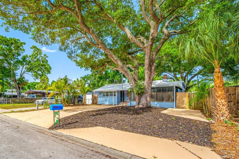 3 bedroom Single Family Residence at 5044 Betty Street, Baynard Lee Jr 2, St Petersburg — photo 2