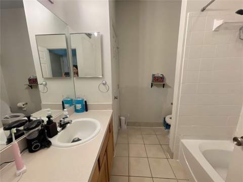 905 NW 21st Avenue #905, Gainesville FL - photo 23 of 30