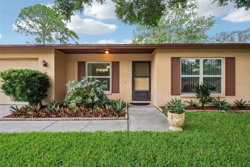 3 bedroom Single Family Residence at 3718 Sand Pebble Drive, Bloomingdale Sec A Unit 1V, Valrico — photo 2