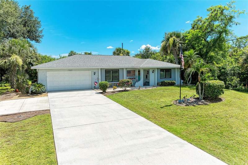 2 bedroom Single Family Residence at 18565 Edgewater Drive, Port Charlotte Sec 037, Port Charlotte — photo 3