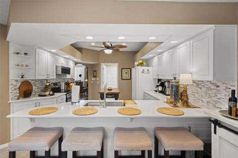 8420 Maybelle Drive, Weeki Wachee FL - photo 14 of 80
