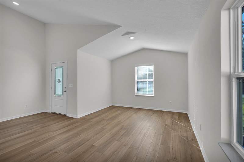 4 bedroom Single Family Residence at 5251 SW 164th Street Road, Marion Oaks Un Five, Ocala — photo 2
