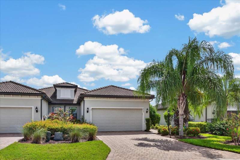 2 bedroom Villa at 6927 Holbrook Cove, Del Webb Ph III Subph 3A, 3B & 3C, Lakewood Ranch — photo 3