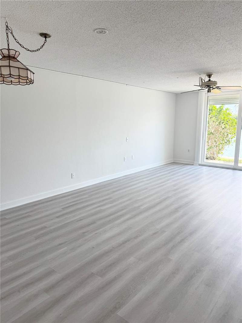 2 bedroom Condominium at 7425 Bay Island Drive #103, Bay Island Group 2, South Pasadena — photo 5